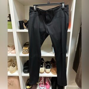 Express straight-leg stretchy pants size M
Worn once / twice, in great condition